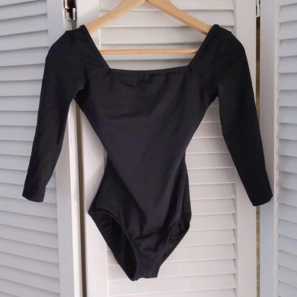 BLACK 3/4 SLEEVE LEOTARD MARIIA